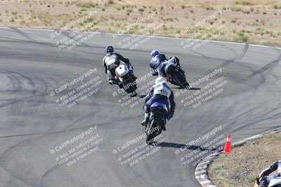 media/Apr-20-2025-AHRMA (Sun) [[393a79c373]]/Race/Group 11 early race/Turn 4b/